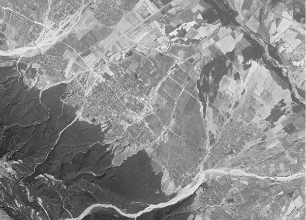 Corona image east of Tbilisi (Georgia), Sep. 20, 1971, showing large collective fields.